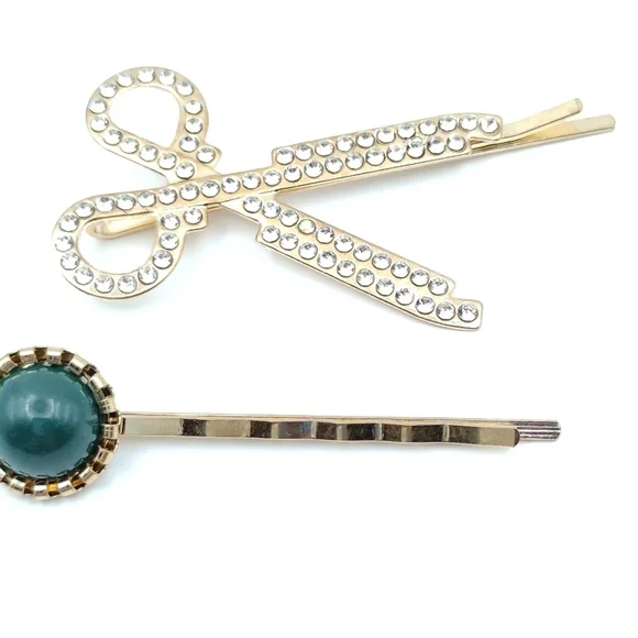 Elegant Variety Of Hair Clips Ten Total 🎁 - Picture 2 of 6